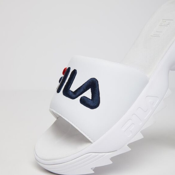 FILA Disruptor Bold Slide White Sandals Size 8 NIB - Picture 2 of 3